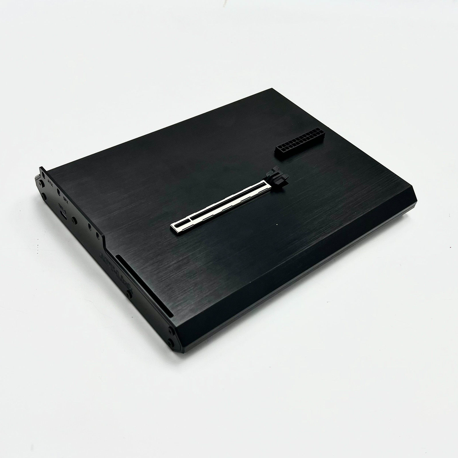 ADT Thunderbolt-5 PCIe 4.0 x4  - Thunderbolt 4 External Gpu Enclosure บทวิจารณ์และราคา